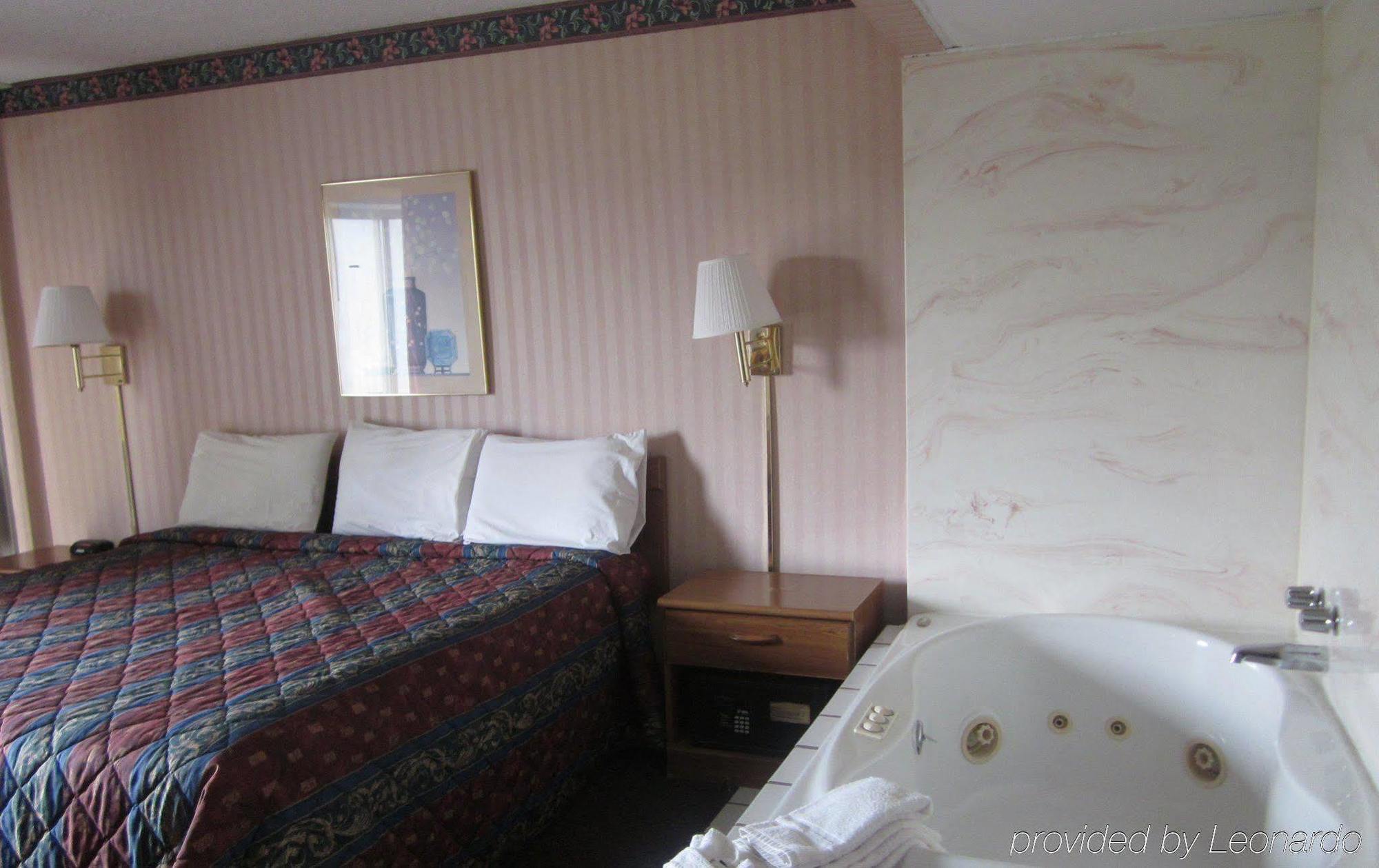 โฮเวิร์ด จอห์นสัน บาย วินด์แฮม เบนตัน ฮาร์เบอร์ Hotel เบนตันฮาร์เบอร์ ห้อง รูปภาพ