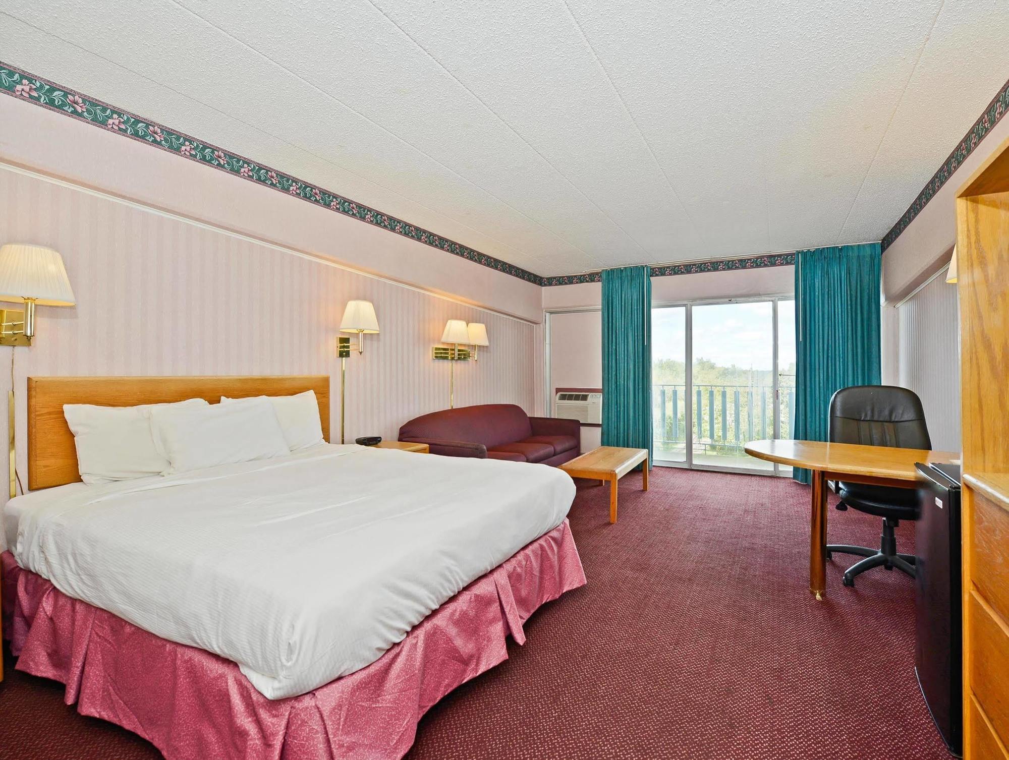 โฮเวิร์ด จอห์นสัน บาย วินด์แฮม เบนตัน ฮาร์เบอร์ Hotel เบนตันฮาร์เบอร์ ภายนอก รูปภาพ